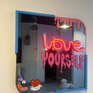 Design Wall Mirror Love Yourself