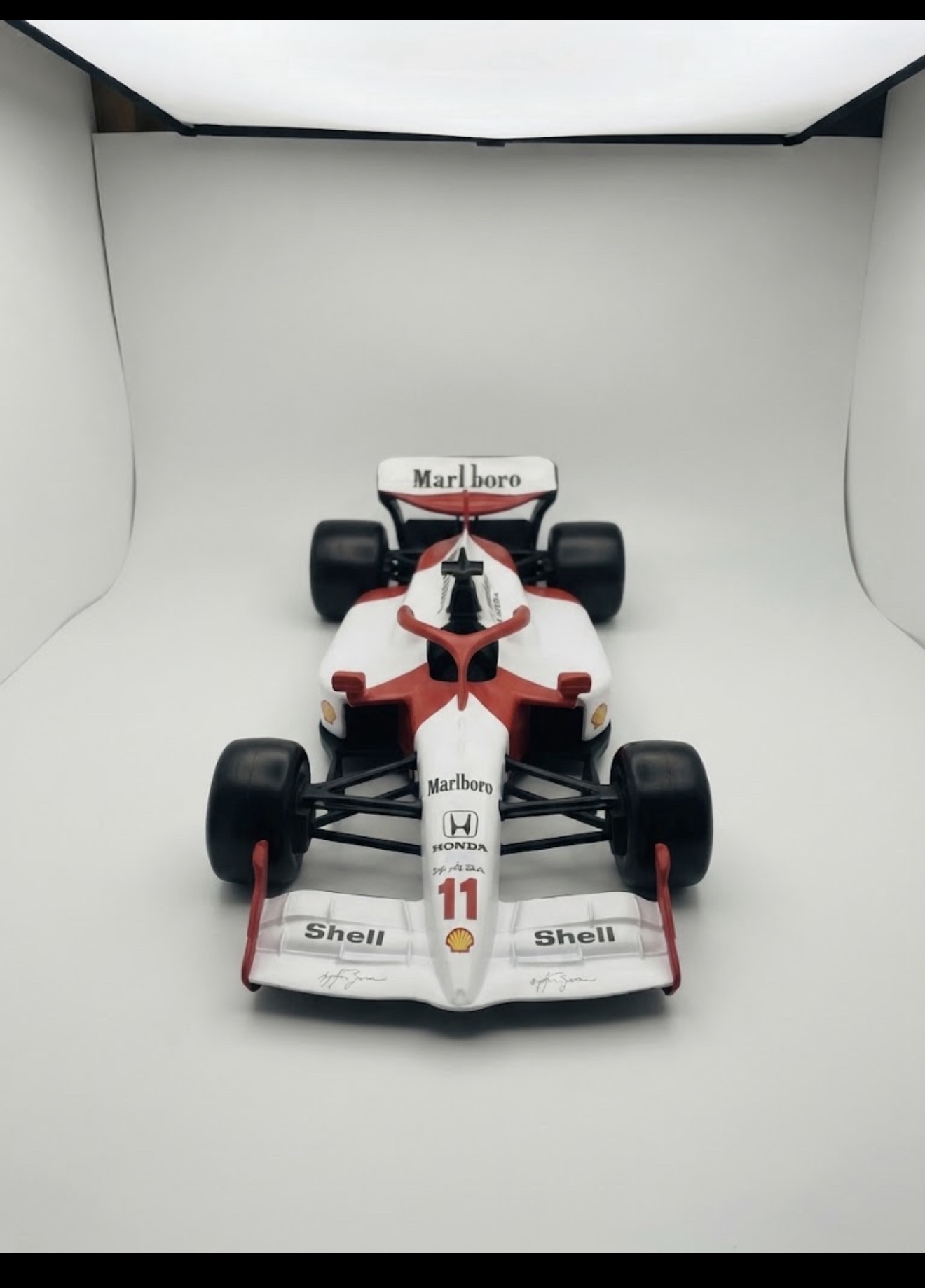 Formula 1 Model Yarış Arabası - Görsel 3